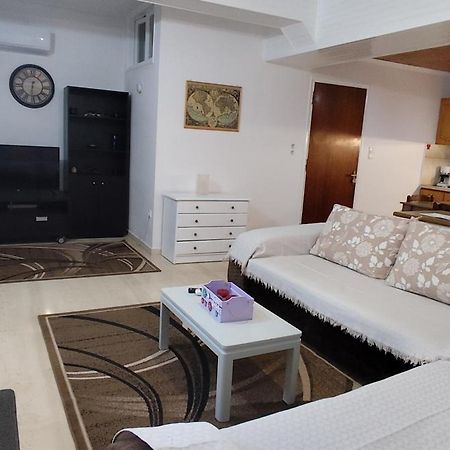 Ευρύχωρο Και Άνετο Διαμέρισμα Στην Ιτέα Joanna'S Apartment Kirra Extérieur photo