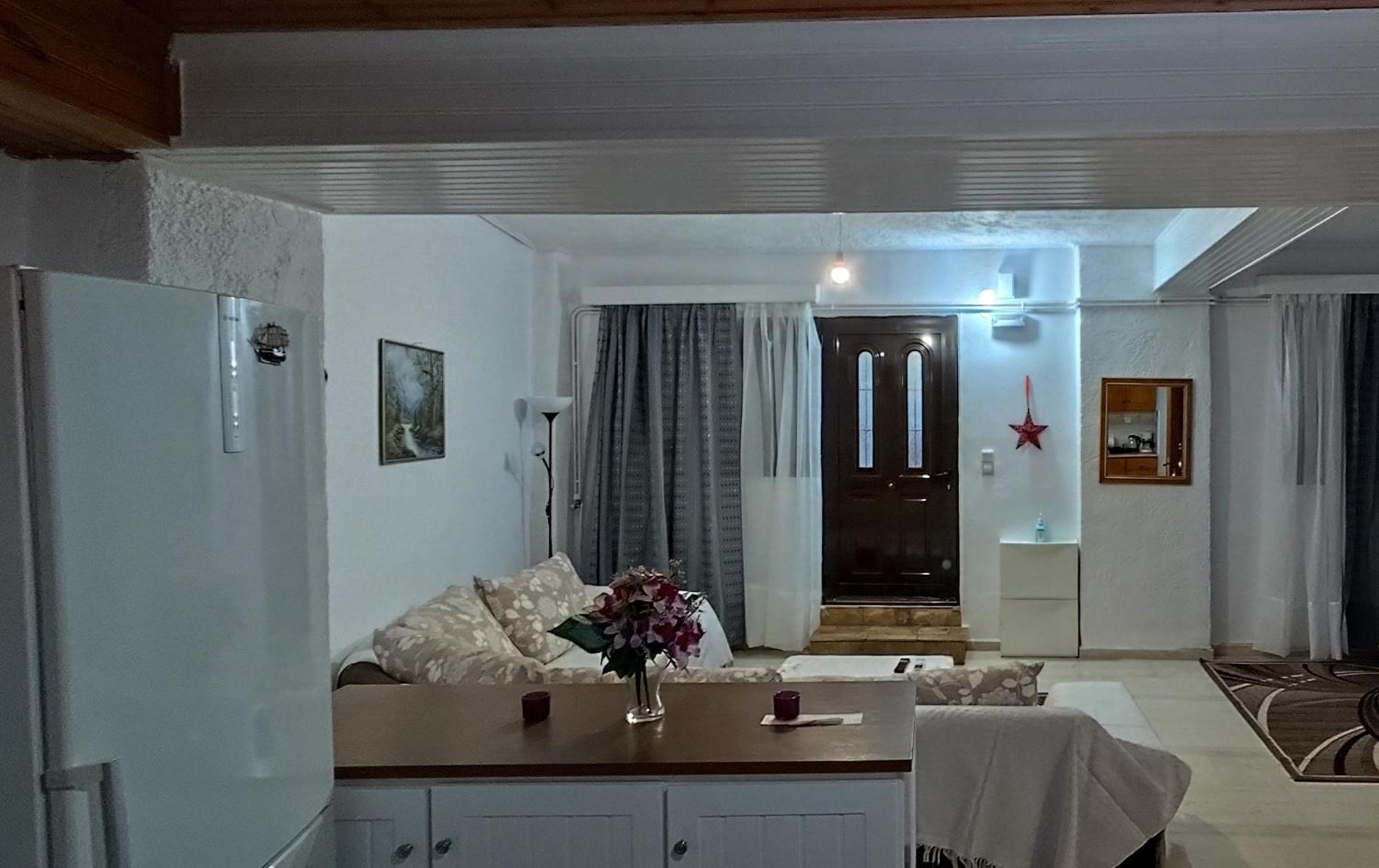 Ευρύχωρο Και Άνετο Διαμέρισμα Στην Ιτέα Joanna'S Apartment Kirra Extérieur photo