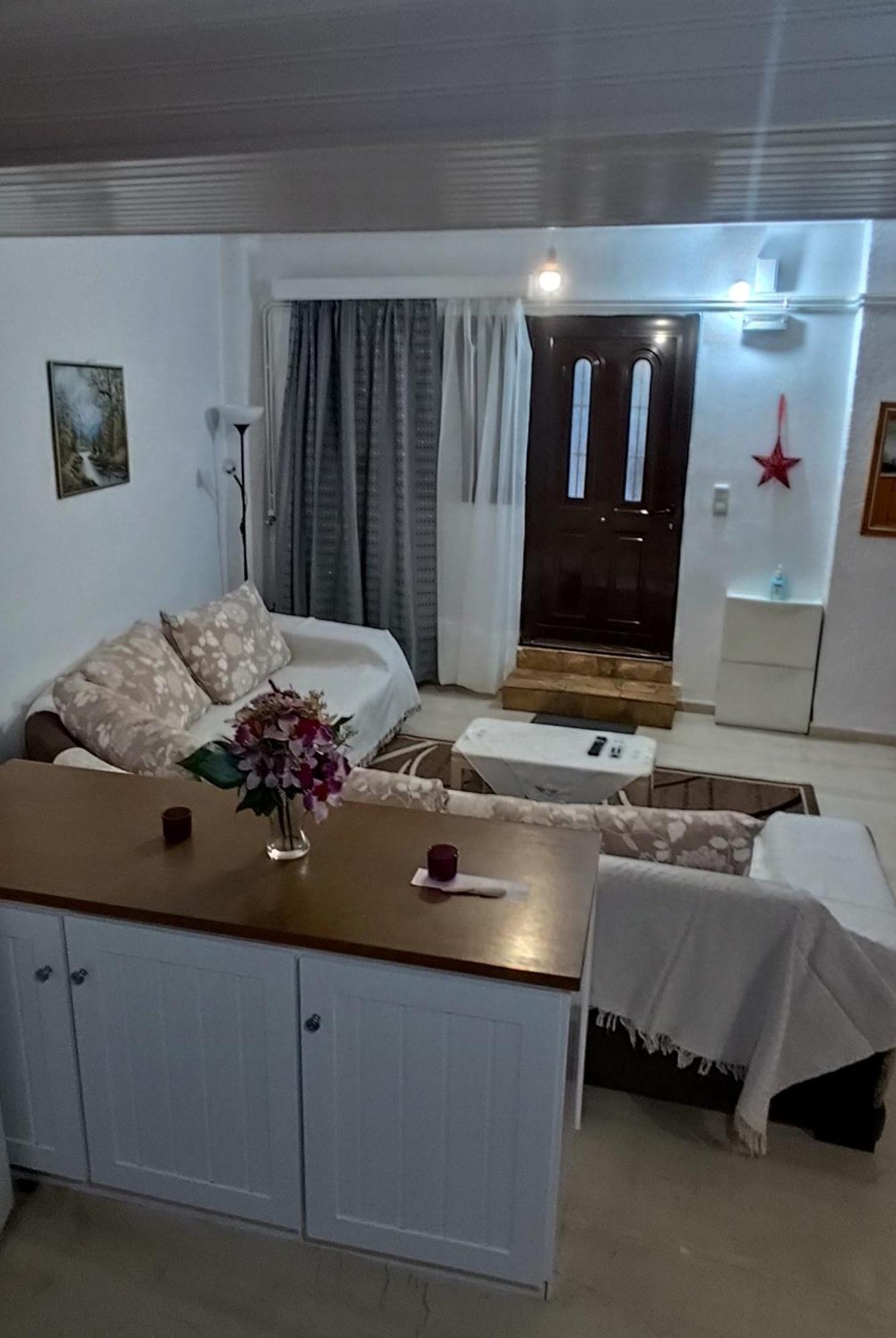 Ευρύχωρο Και Άνετο Διαμέρισμα Στην Ιτέα Joanna'S Apartment Kirra Extérieur photo