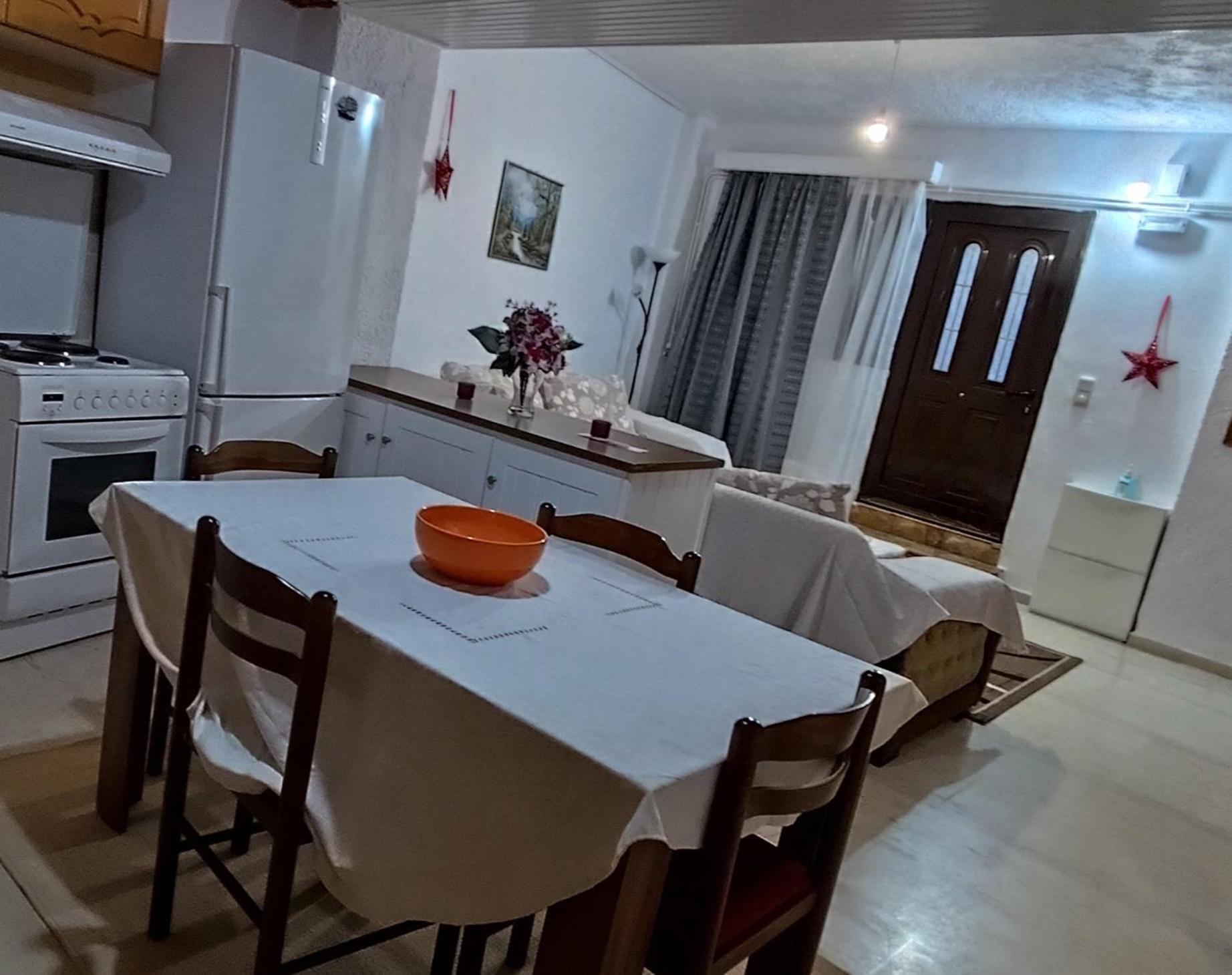 Ευρύχωρο Και Άνετο Διαμέρισμα Στην Ιτέα Joanna'S Apartment Kirra Extérieur photo