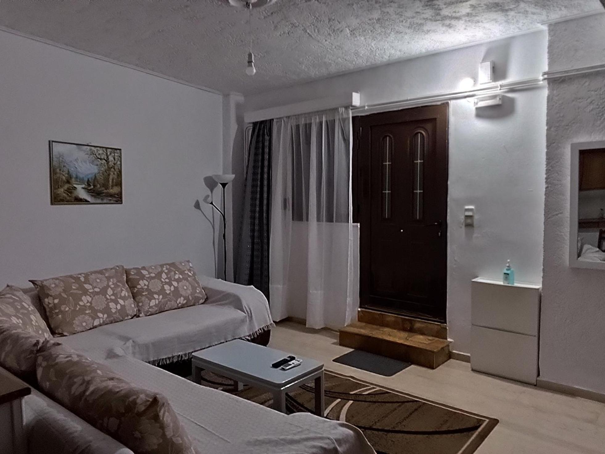 Ευρύχωρο Και Άνετο Διαμέρισμα Στην Ιτέα Joanna'S Apartment Kirra Extérieur photo
