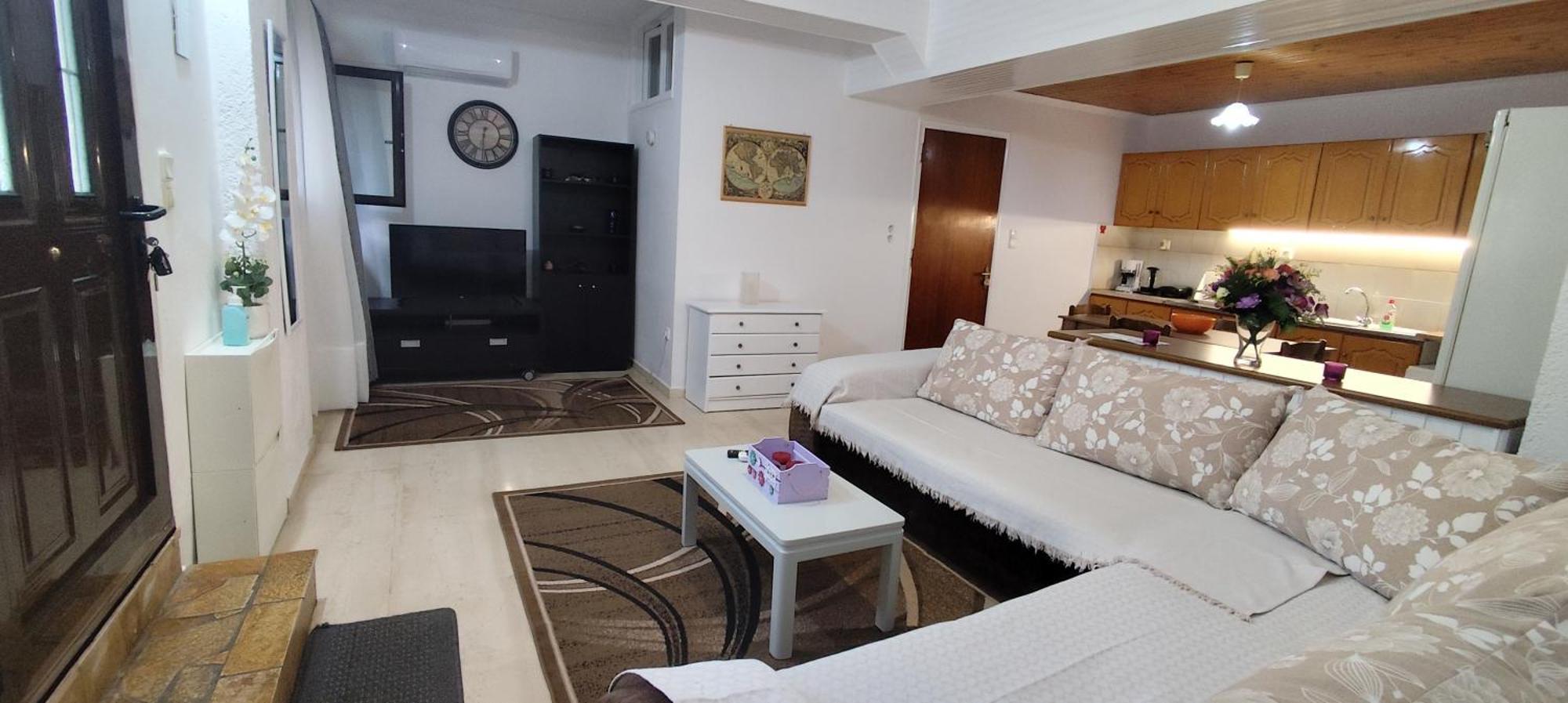 Ευρύχωρο Και Άνετο Διαμέρισμα Στην Ιτέα Joanna'S Apartment Kirra Extérieur photo